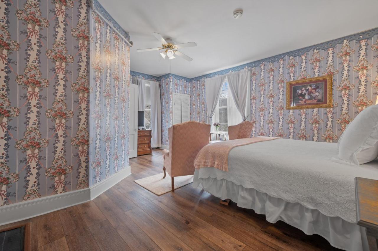 لينوكس Brook Farm Inn المظهر الخارجي الصورة