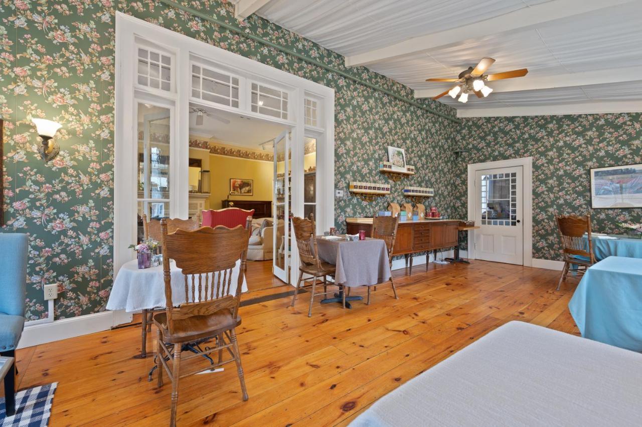 لينوكس Brook Farm Inn المظهر الخارجي الصورة