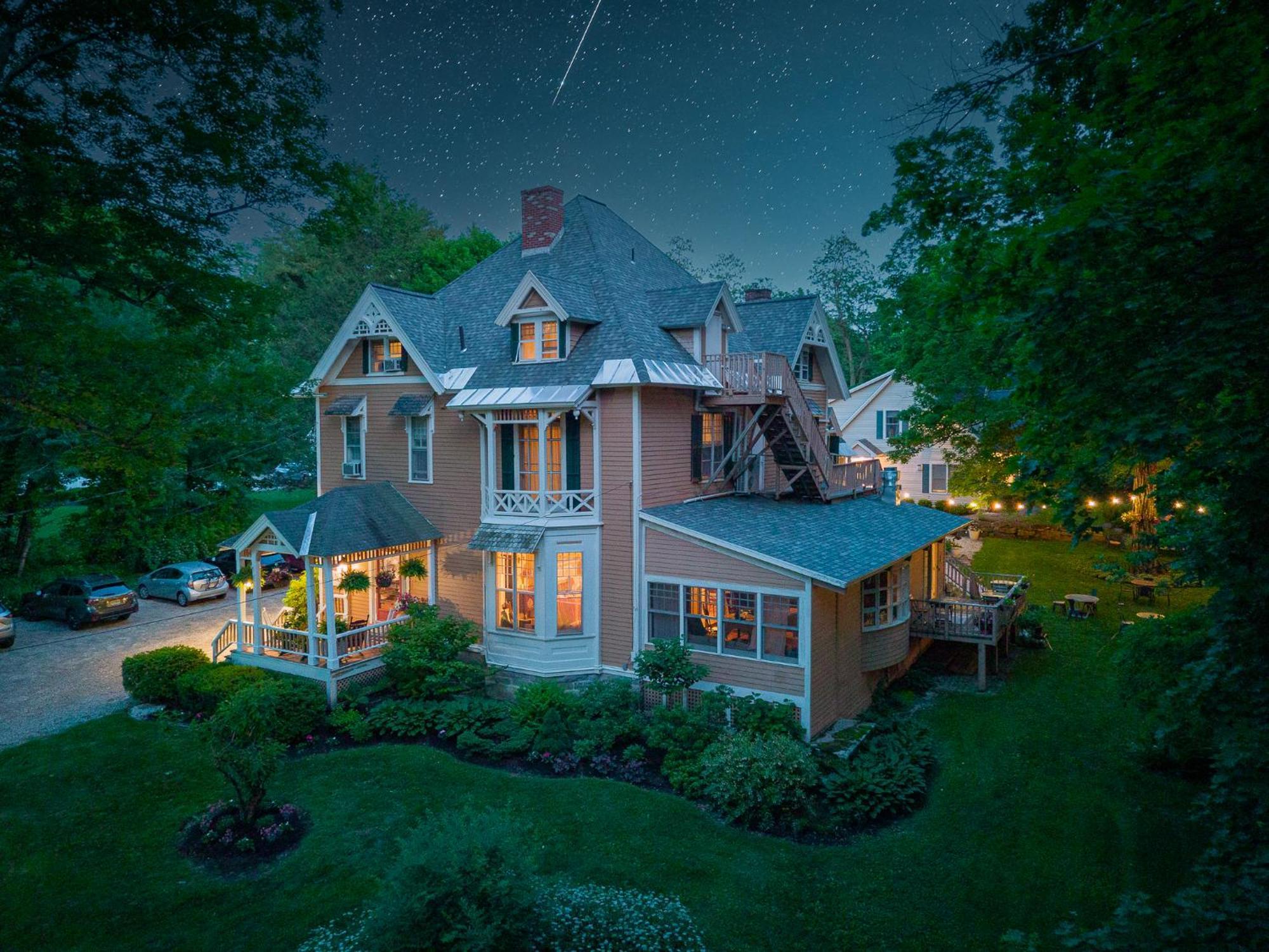 لينوكس Brook Farm Inn المظهر الخارجي الصورة